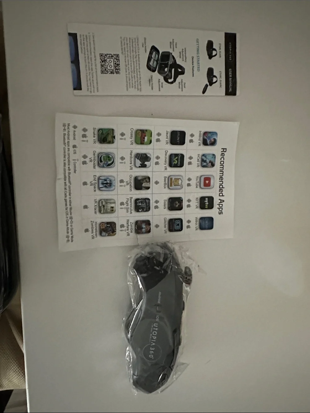 Utopia 360 VR Headset with Remote - Black and Teal